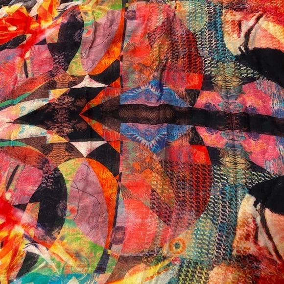 Front Row Society Birds of Paradise Scarf 60” x 80” (FW) - Picture 7 of 10